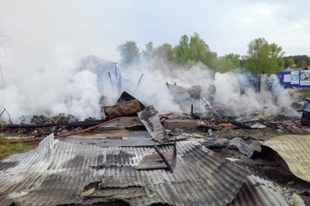 В Добрянском округе сгорел магазин