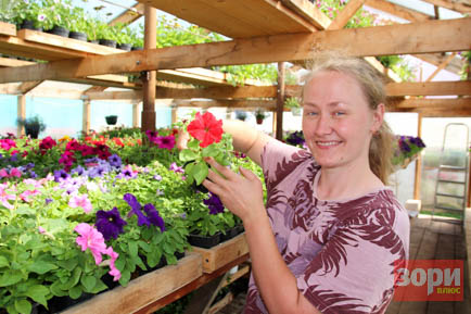 Жительница села Перемского выращивает тысячи цветов
