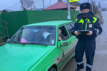 В Добрянке проверили водителей