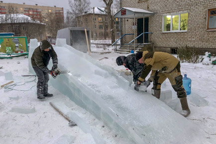 Горки, ёлки и катки в Добрянке