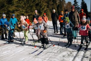 Юные полазненцы попрощались с лыжами