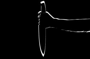 Школьник напал с ножом на учителя в Березниках