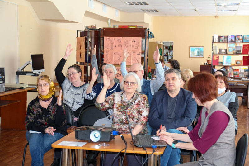 Для добрянского парка выбрали скамейки