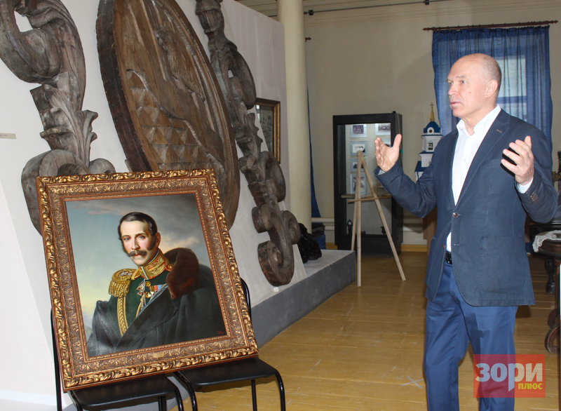 Добрянский меценат Сергей Ложкин подарил музею уникальную картину