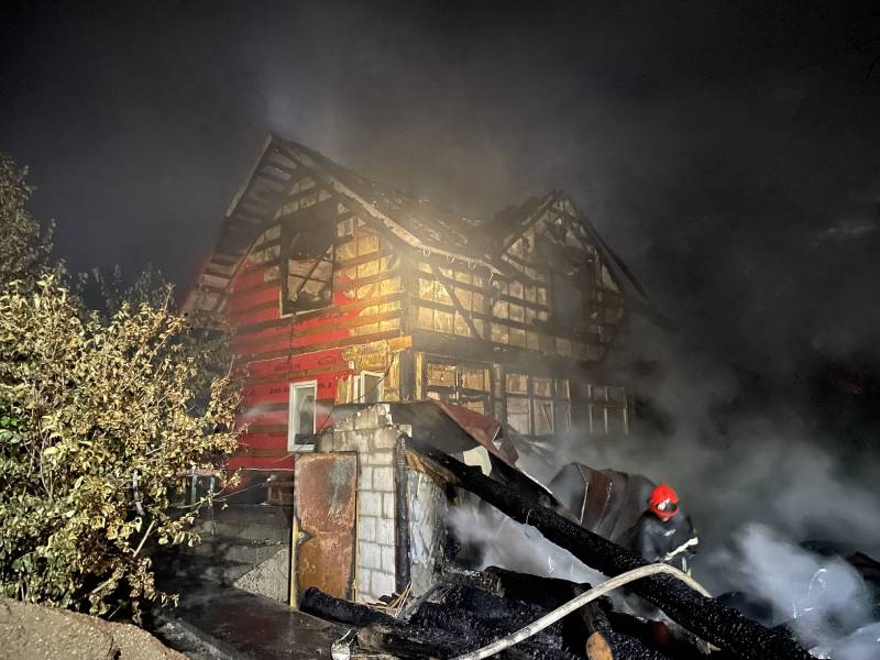 В Добрянском округе сгорело два дома
