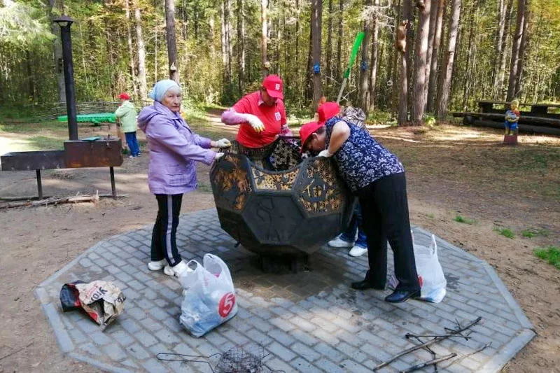 Поляну привели в порядок