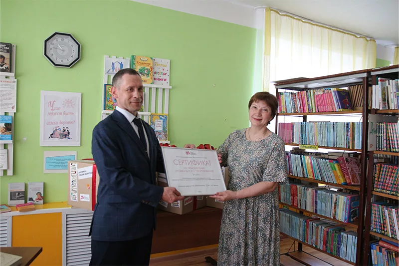 Библиотека наполняется книгами и музыкой
