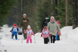 На лыжной трассе всей семьёй