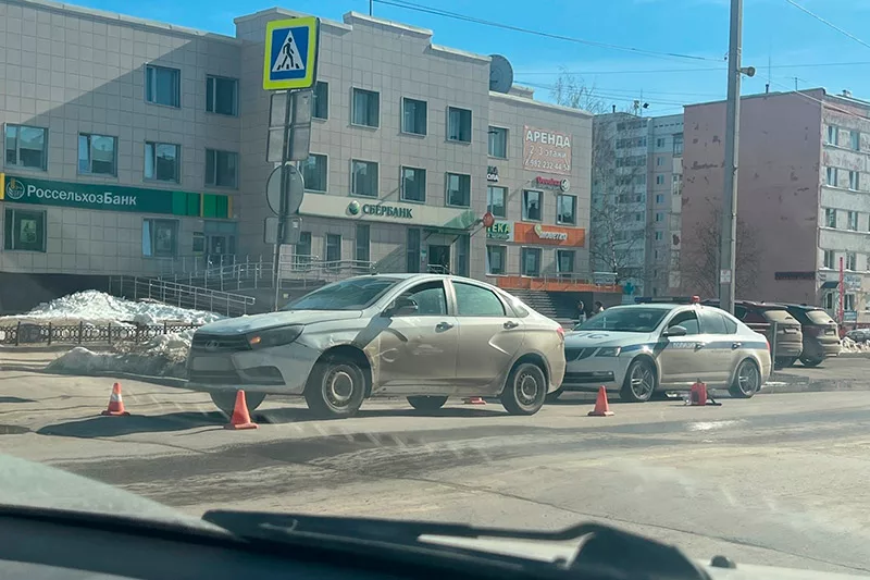 Пешеходы под колёсами авто
