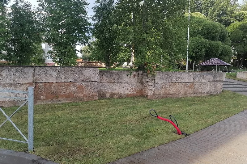 Кто возьмётся за стенку?