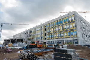 Центральный блок онкоцентра построен