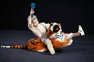 Шестилетний рок-певец