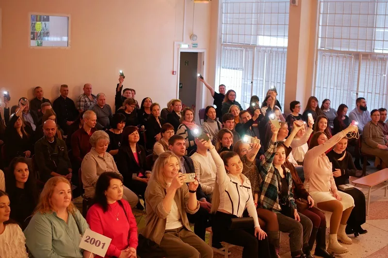 Встретились выпускники разных лет