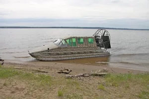 Подростков спасли с самодельного плота
