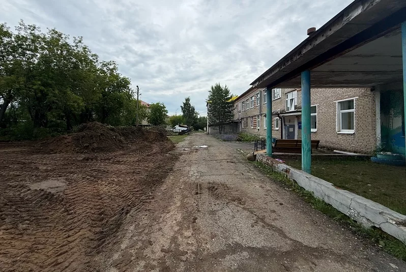 В Полазне началось благоустройство сквера